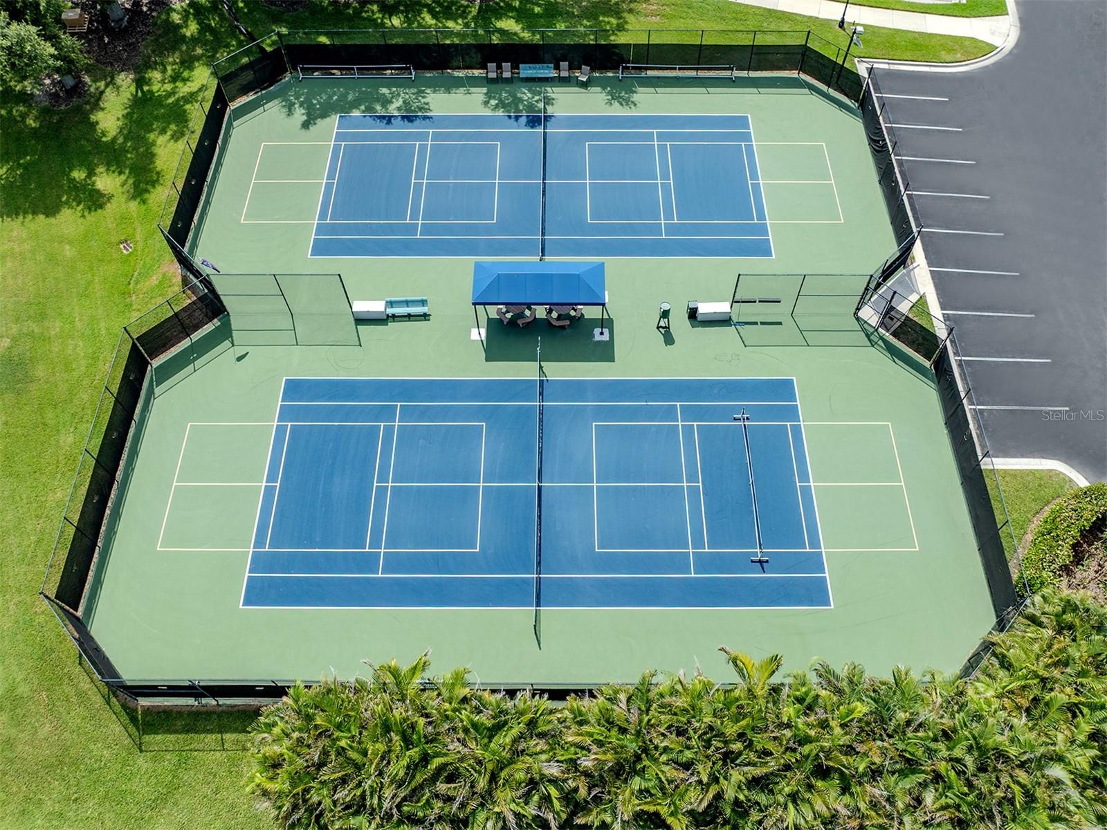 Image 29 of 44 For 404 Pinewood Lake Drive