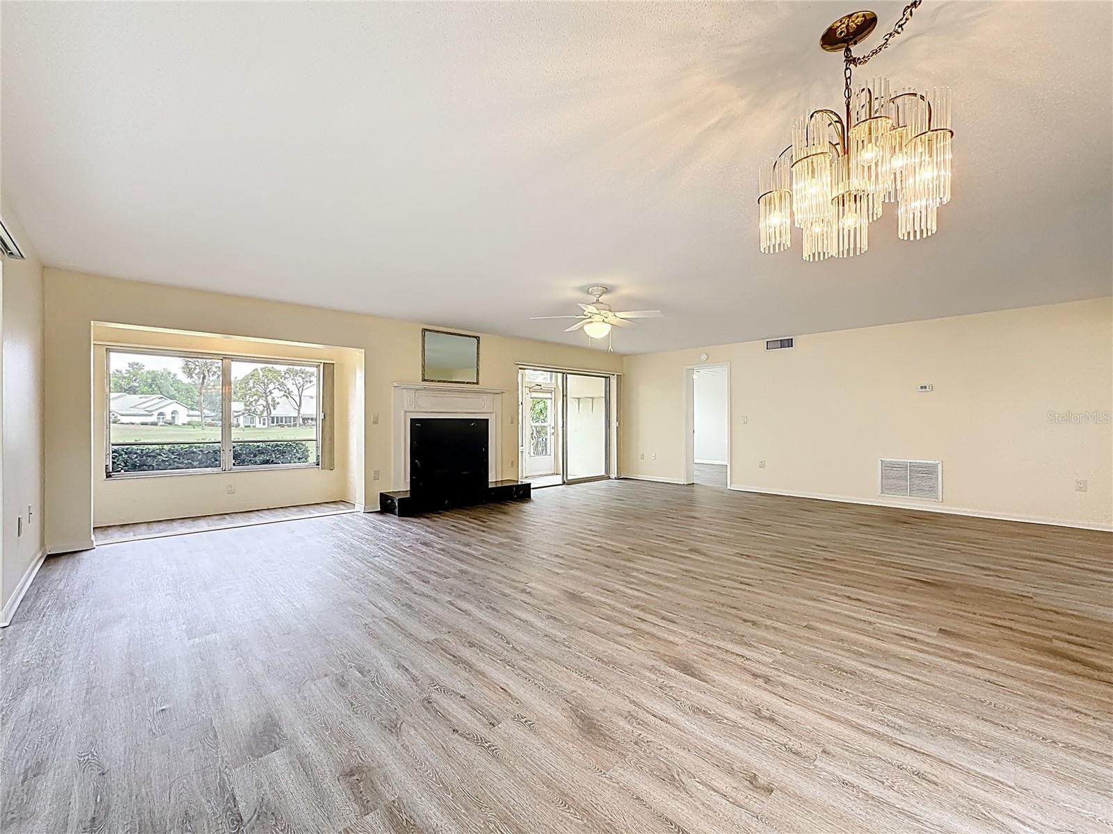 Image 11 of 50 For 760 Village Circle 109