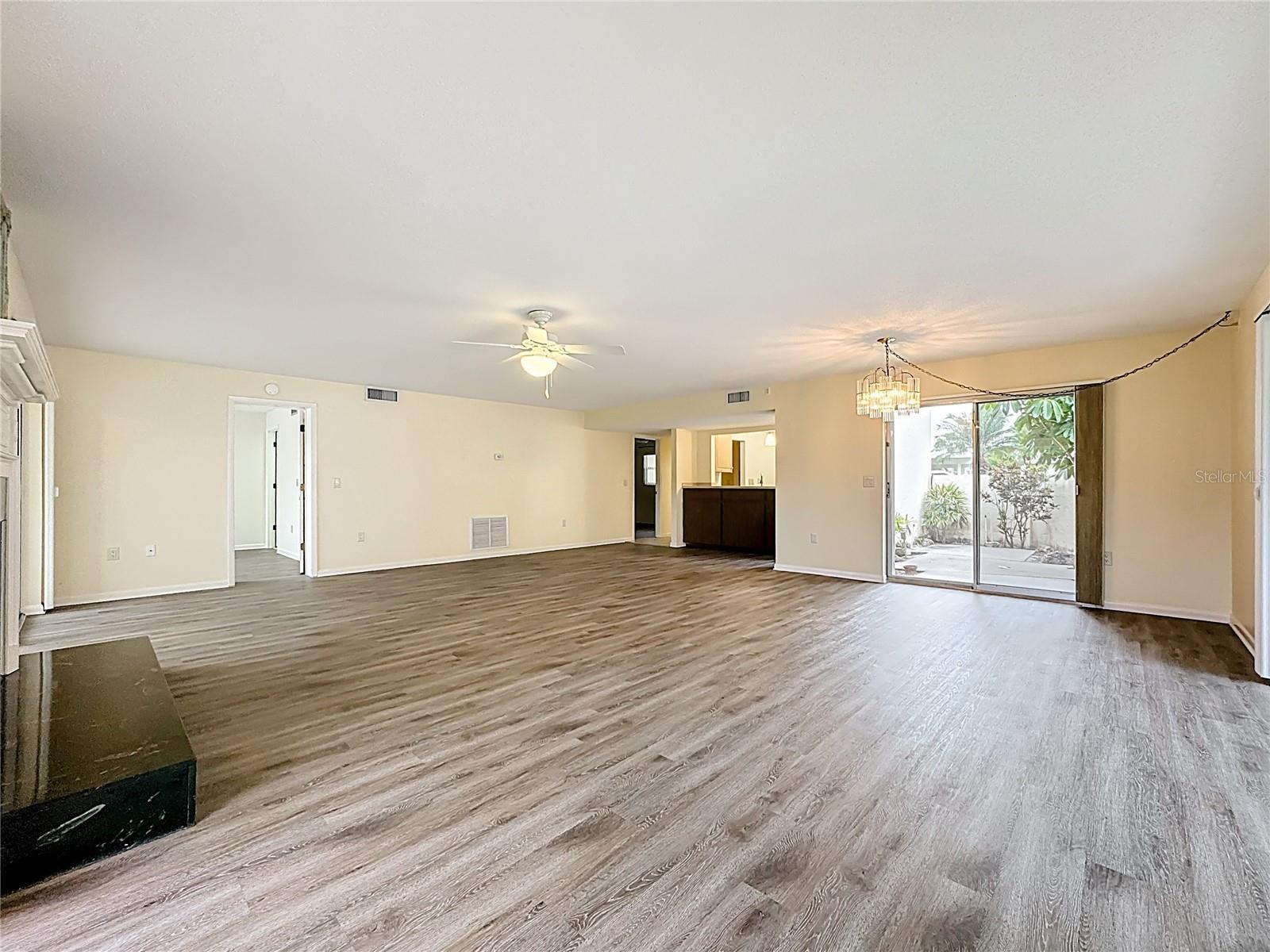 Image 13 of 50 For 760 Village Circle 109