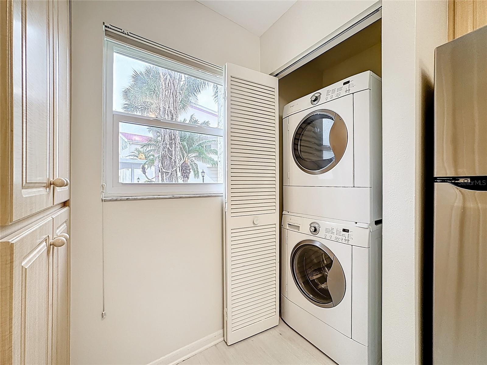 Image 24 of 50 For 760 Village Circle 109