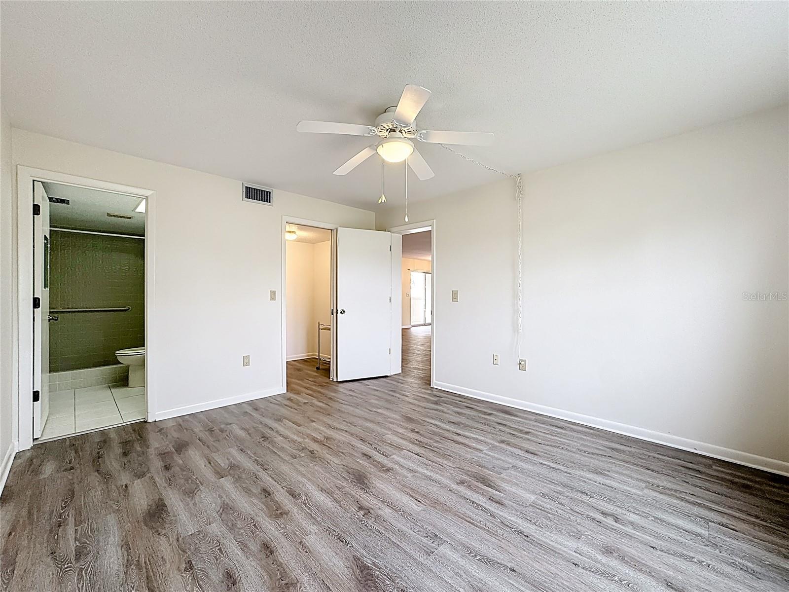 Image 29 of 50 For 760 Village Circle 109