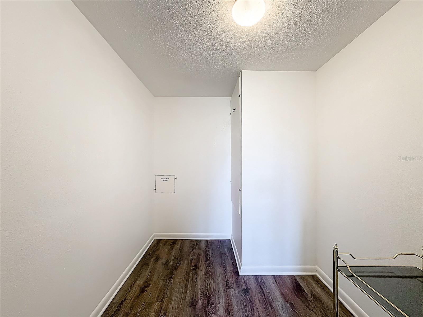 Image 31 of 50 For 760 Village Circle 109