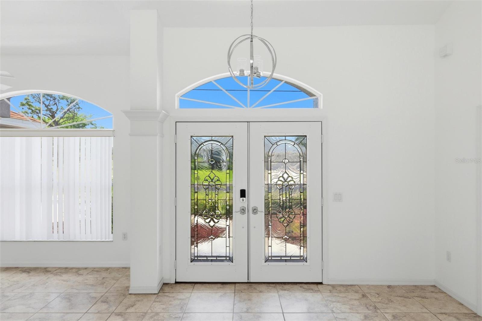 Image 11 of 56 For 605 Rotonda Cir