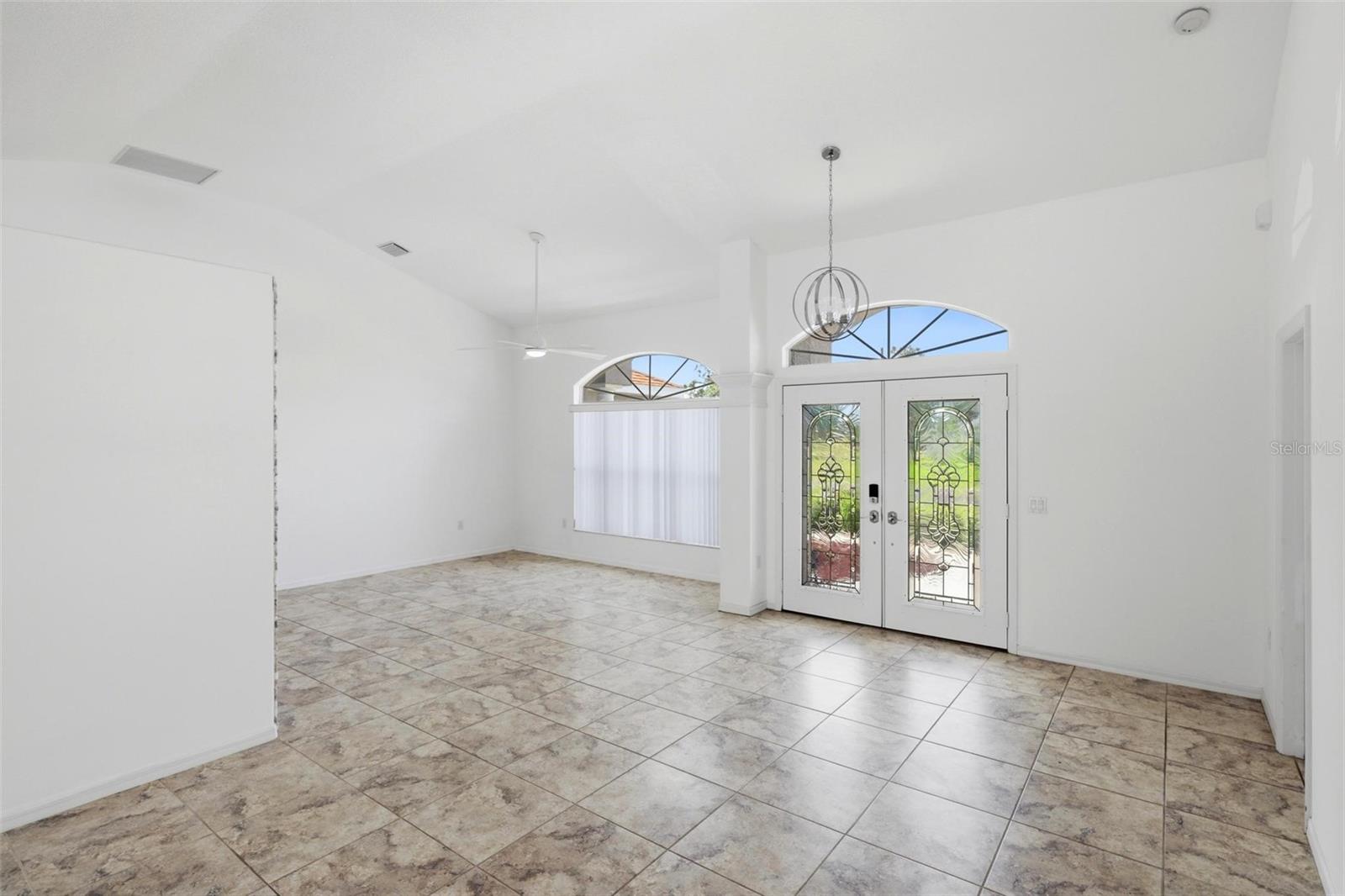 Image 12 of 56 For 605 Rotonda Cir