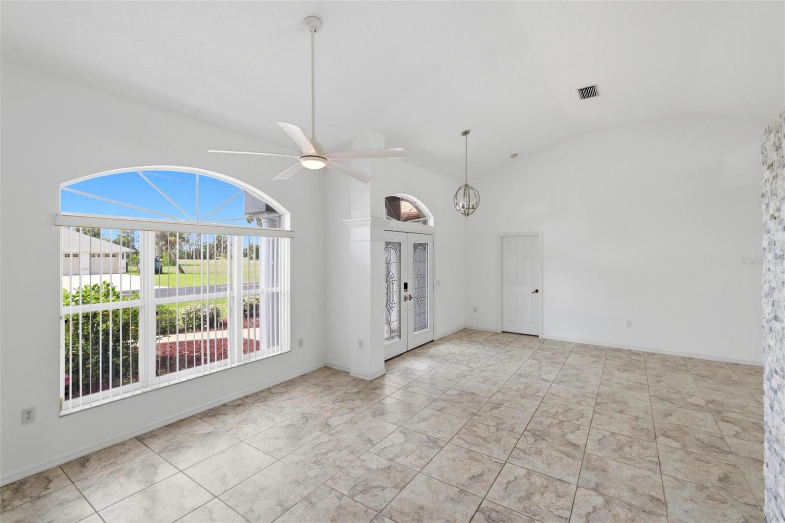 Image 13 of 56 For 605 Rotonda Cir