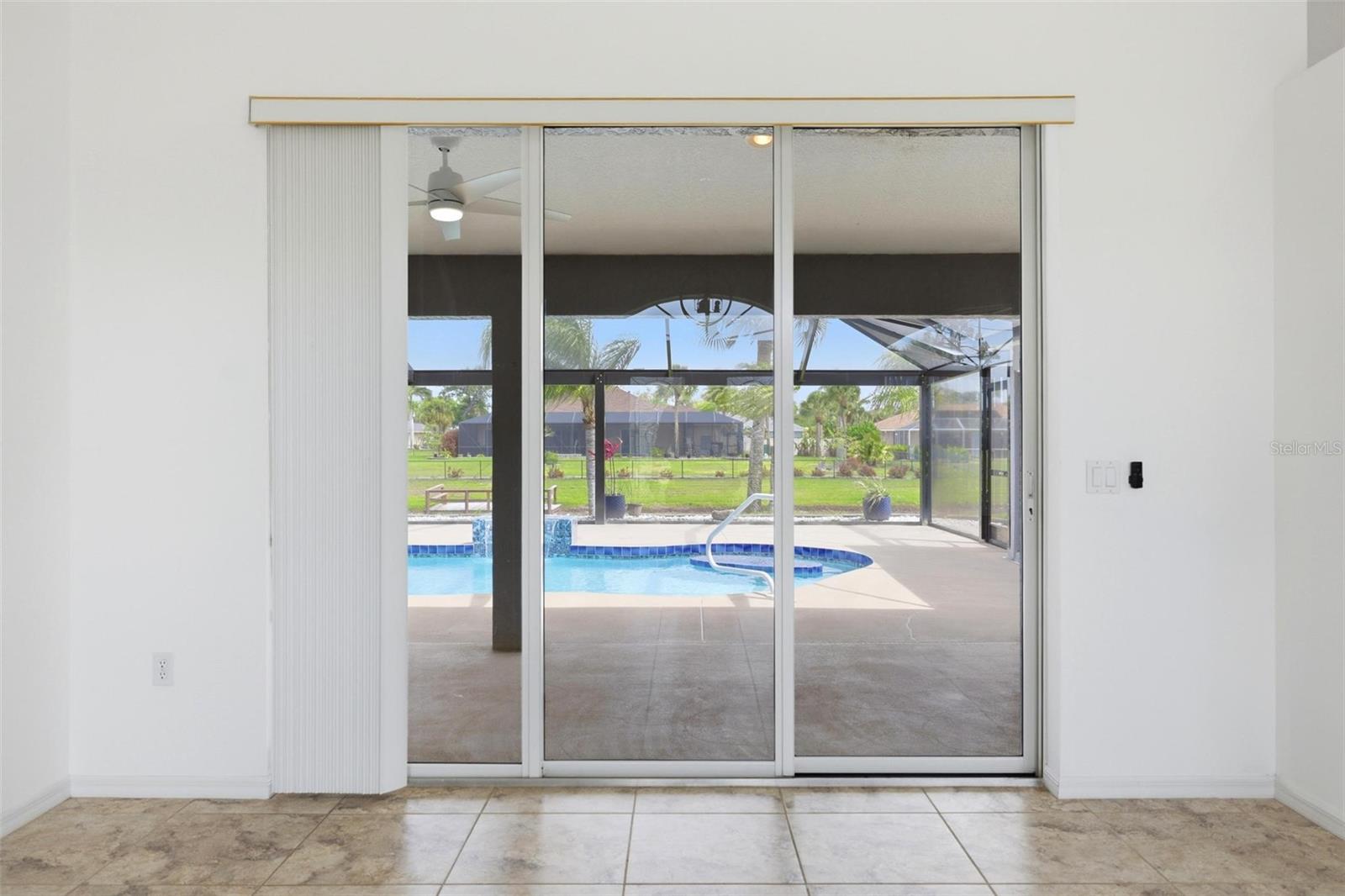 Image 16 of 56 For 605 Rotonda Cir