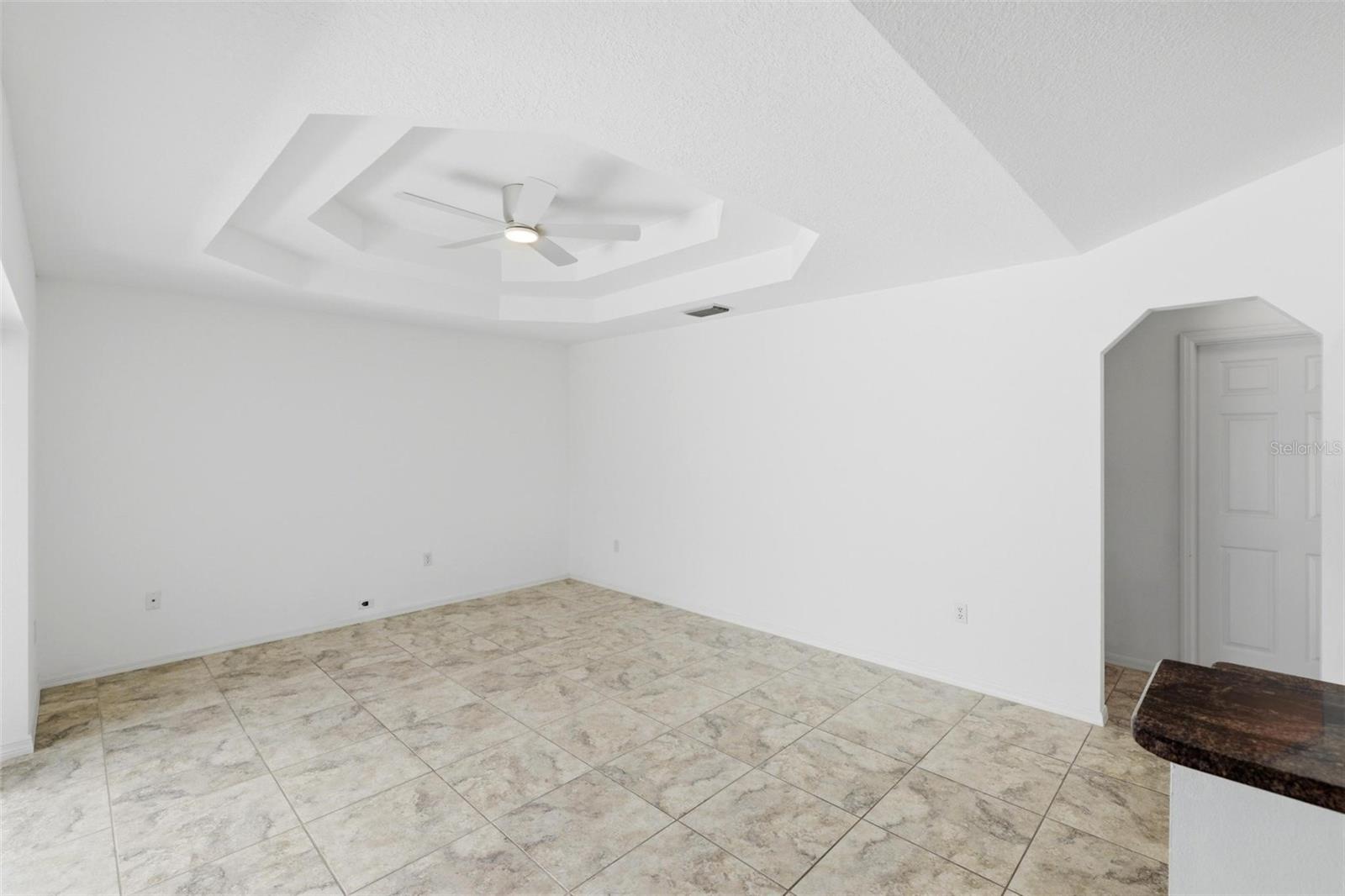 Image 29 of 56 For 605 Rotonda Cir