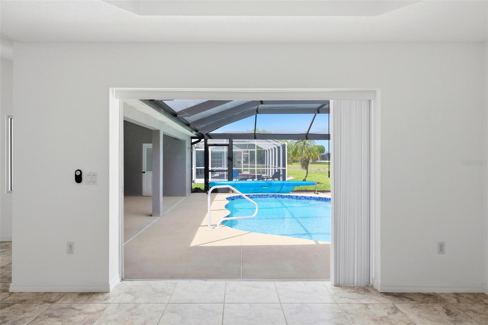 Image 30 of 56 For 605 Rotonda Cir