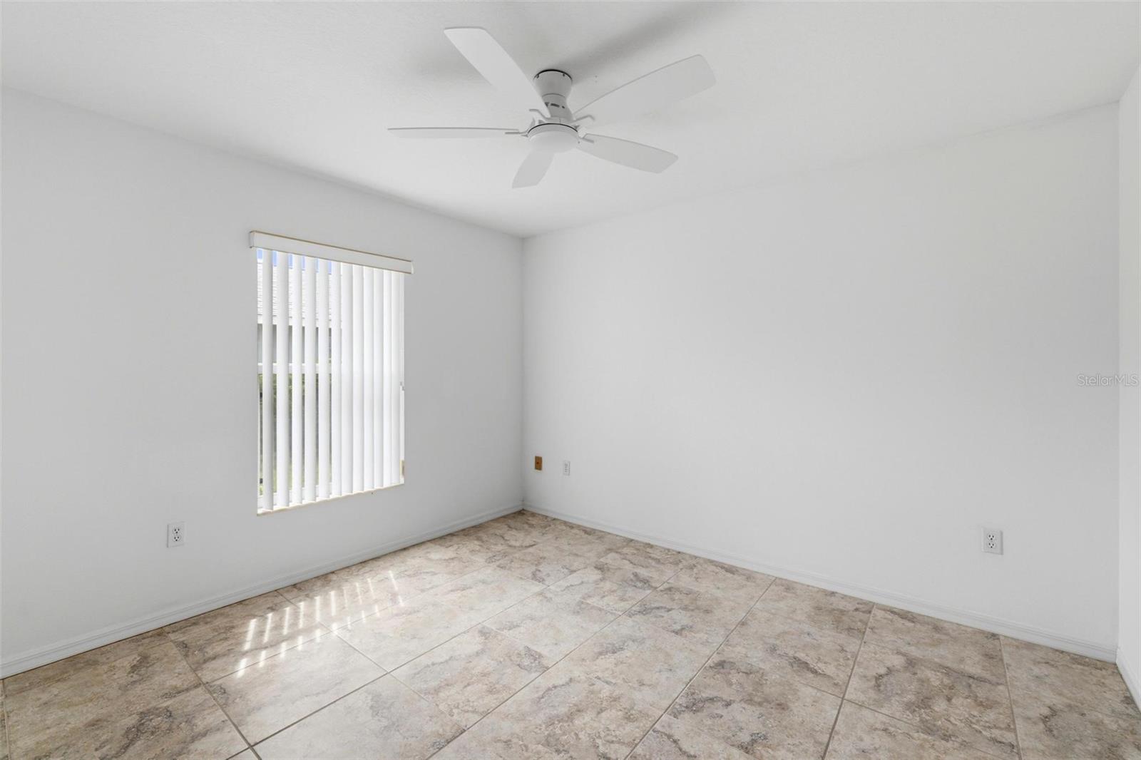 Image 35 of 56 For 605 Rotonda Cir