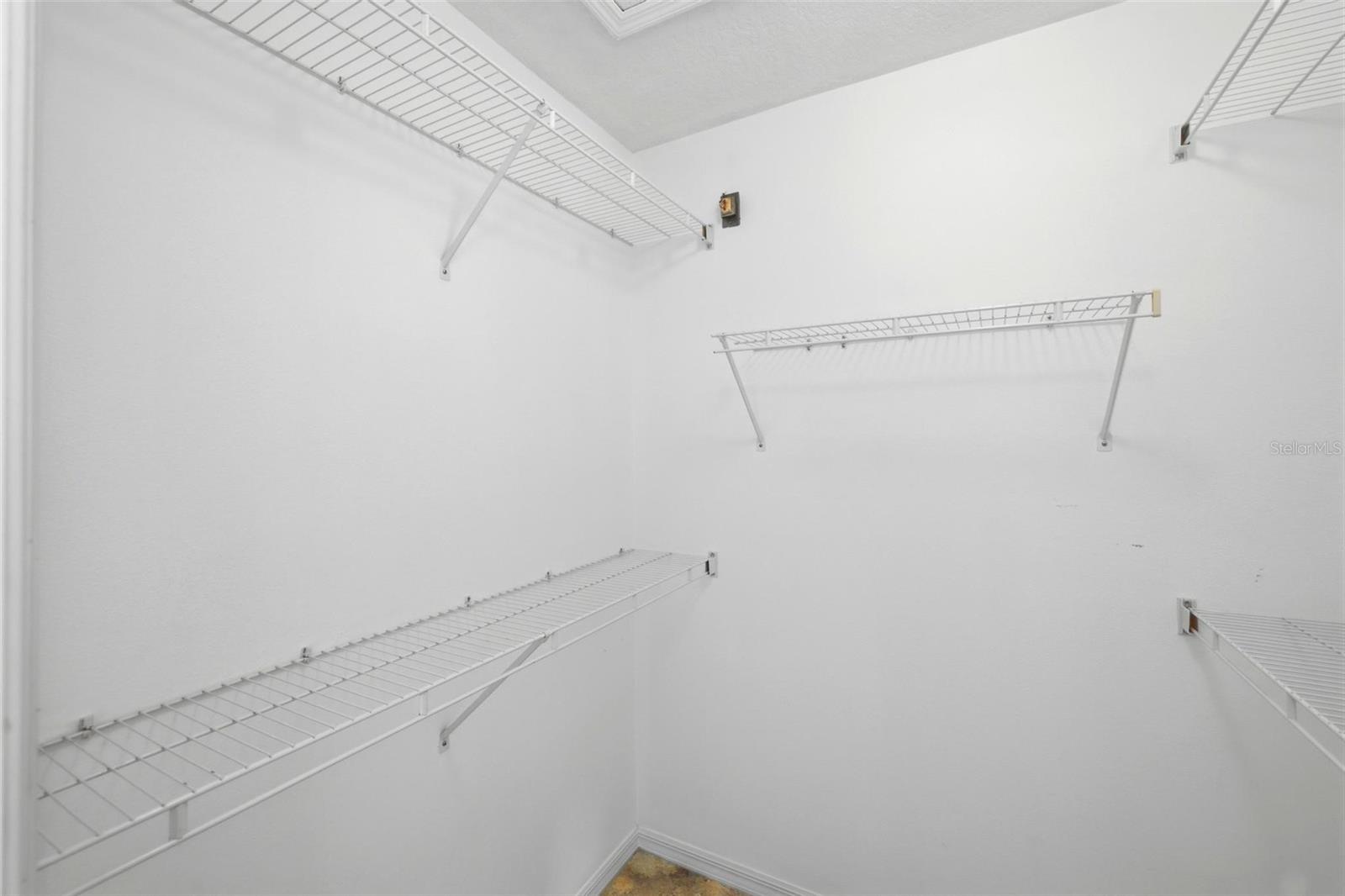 Image 40 of 56 For 605 Rotonda Cir