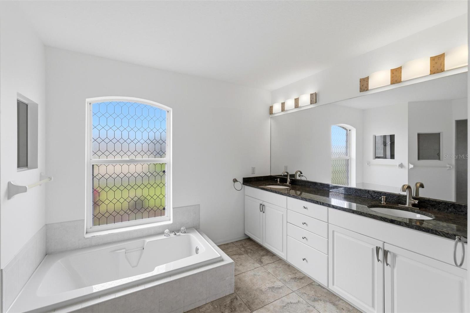 Image 43 of 56 For 605 Rotonda Cir