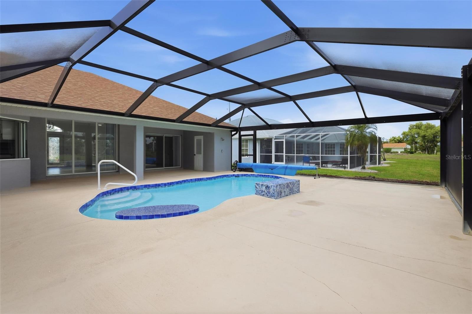 Image 7 of 56 For 605 Rotonda Cir