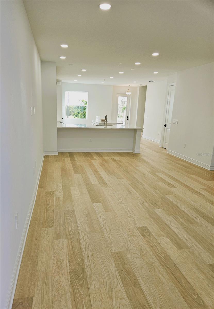 Image 10 of 40 For 17712 Broadleaf Loop