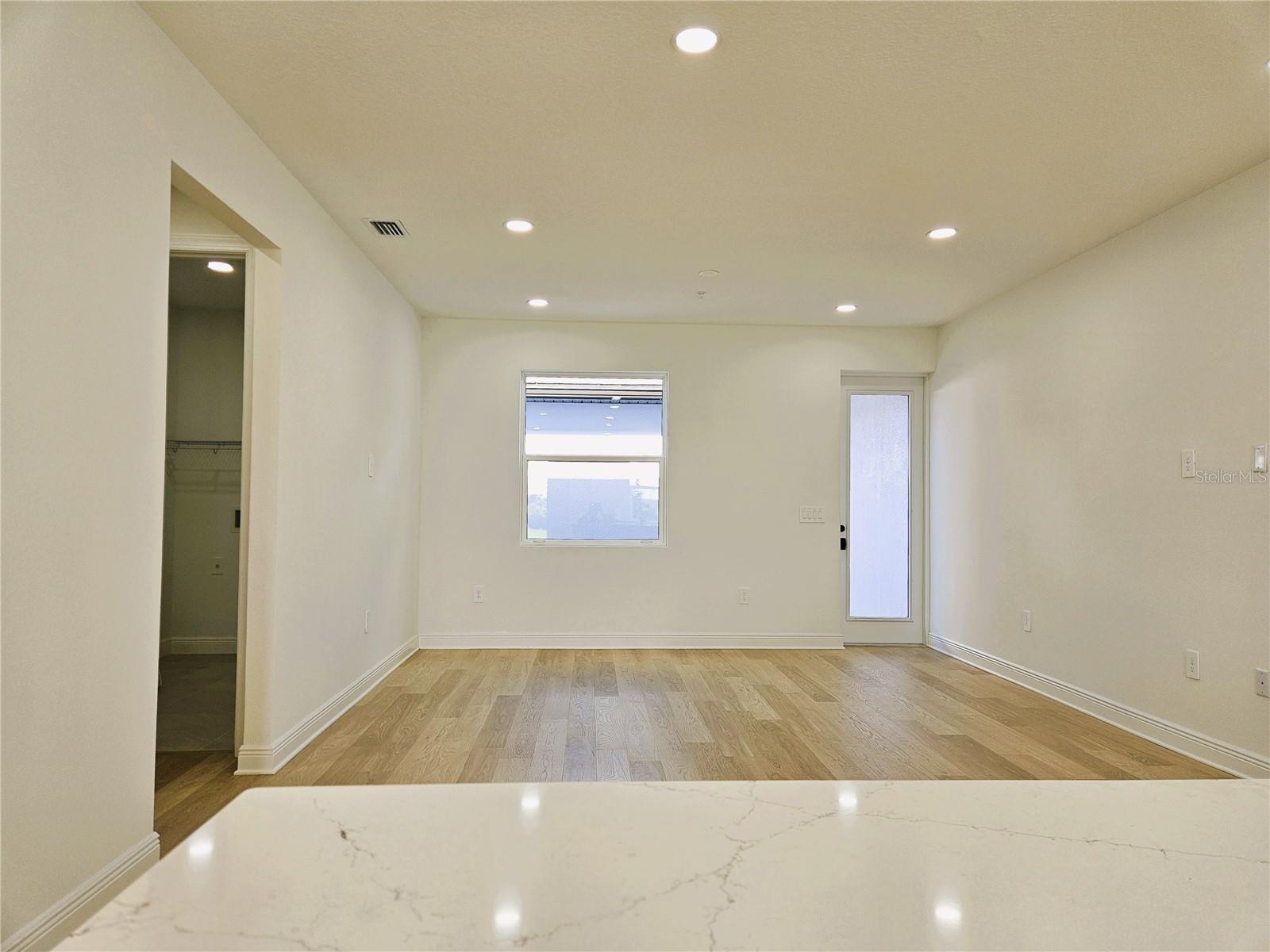 Image 11 of 40 For 17712 Broadleaf Loop