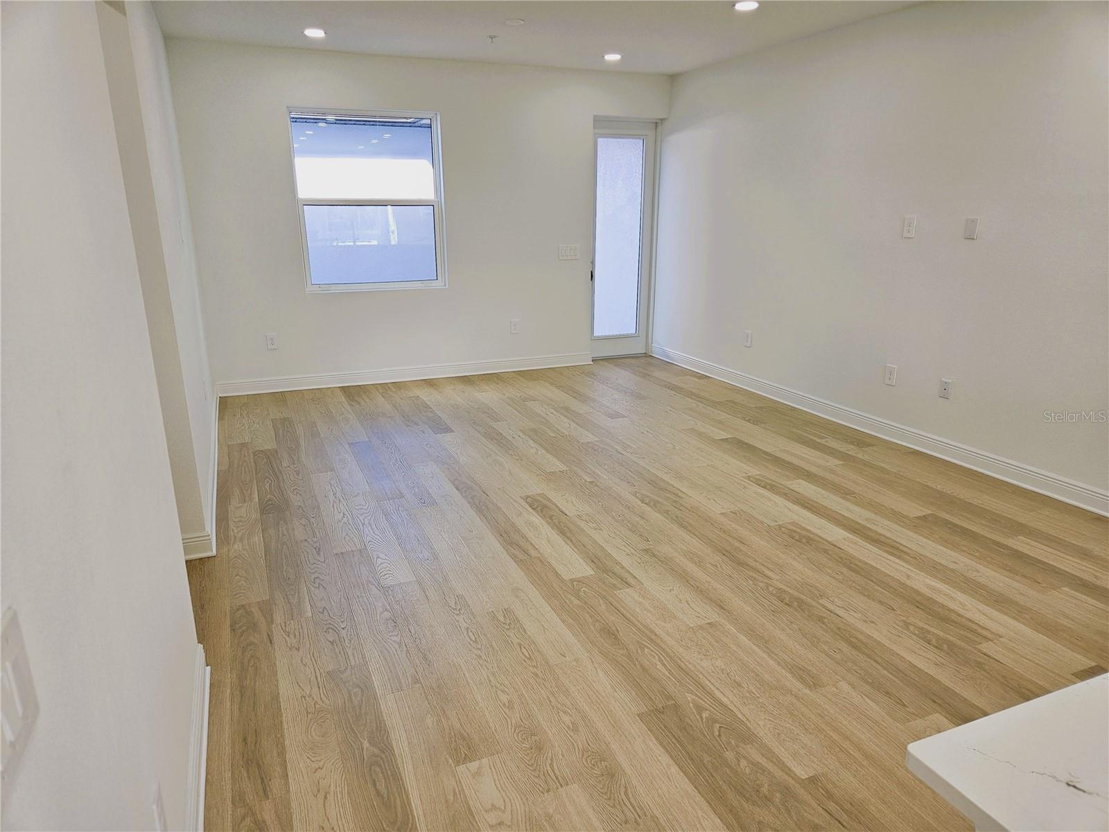 Image 12 of 40 For 17712 Broadleaf Loop