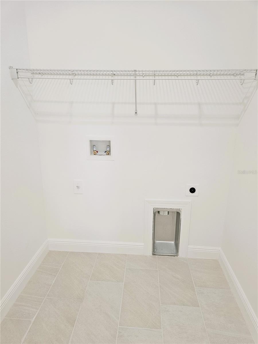 Image 14 of 40 For 17712 Broadleaf Loop