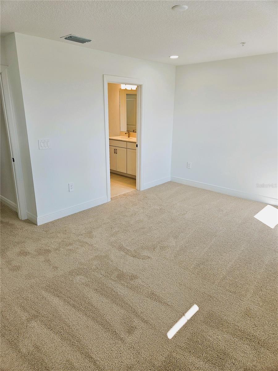 Image 16 of 40 For 17712 Broadleaf Loop