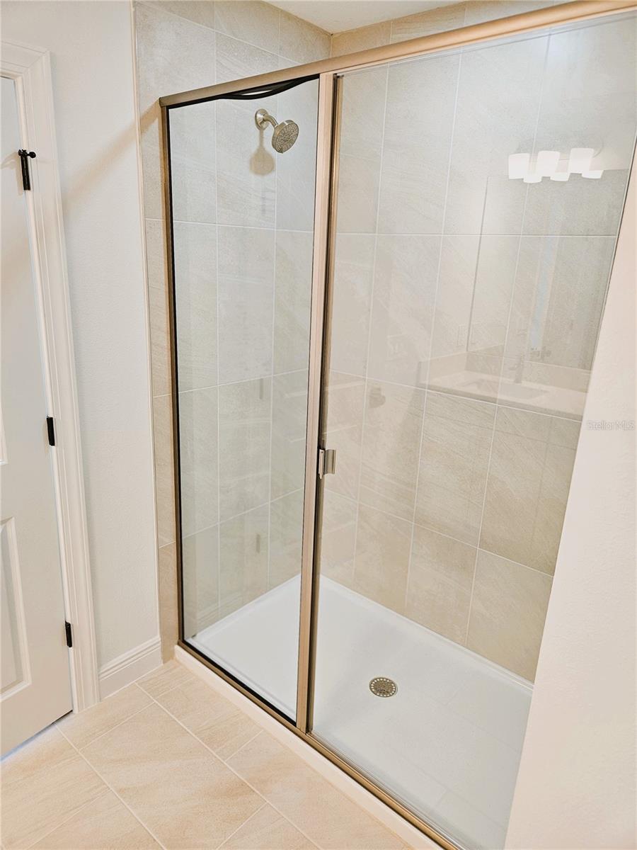 Image 18 of 40 For 17712 Broadleaf Loop