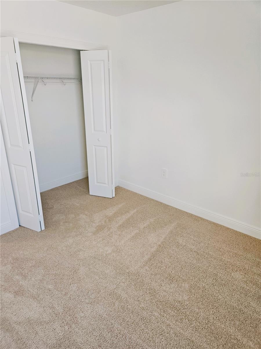 Image 22 of 40 For 17712 Broadleaf Loop