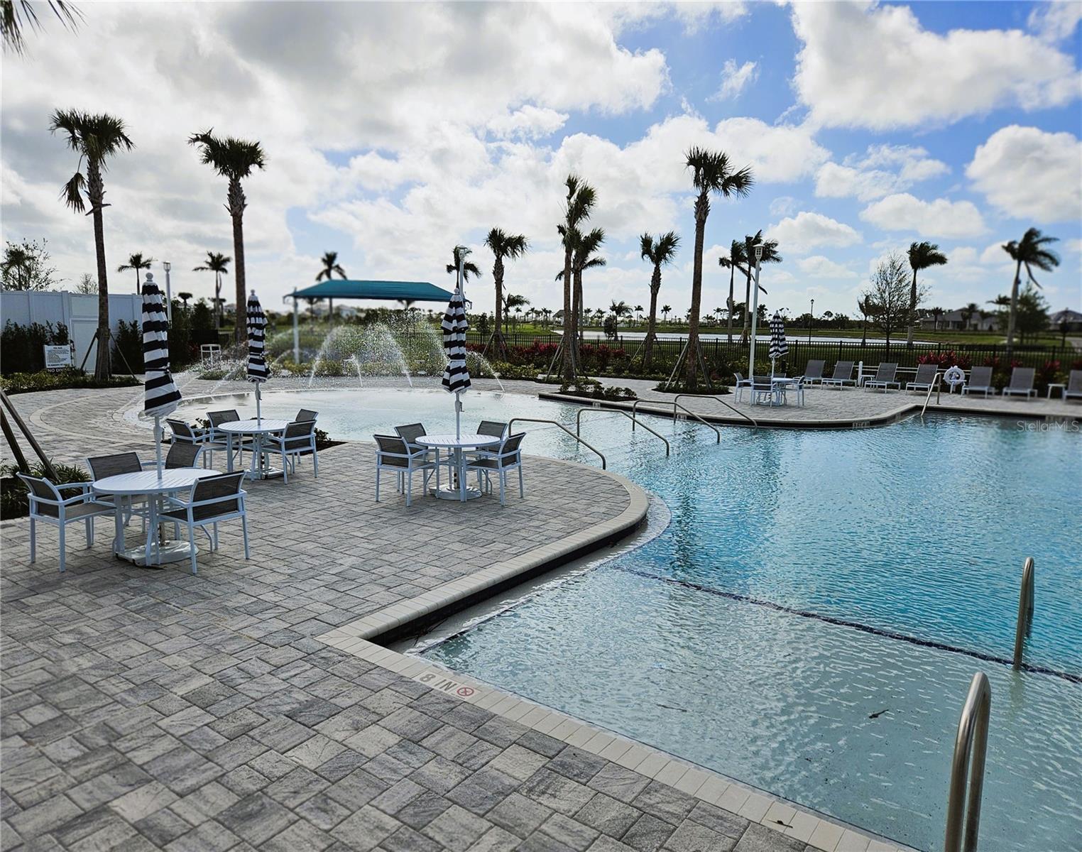 Image 33 of 40 For 17712 Broadleaf Loop