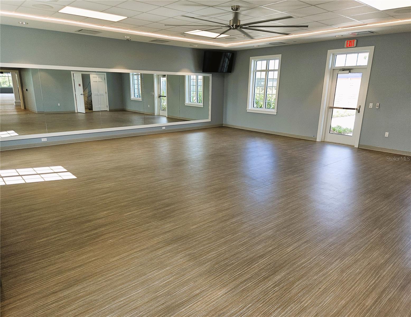 Image 39 of 40 For 17712 Broadleaf Loop