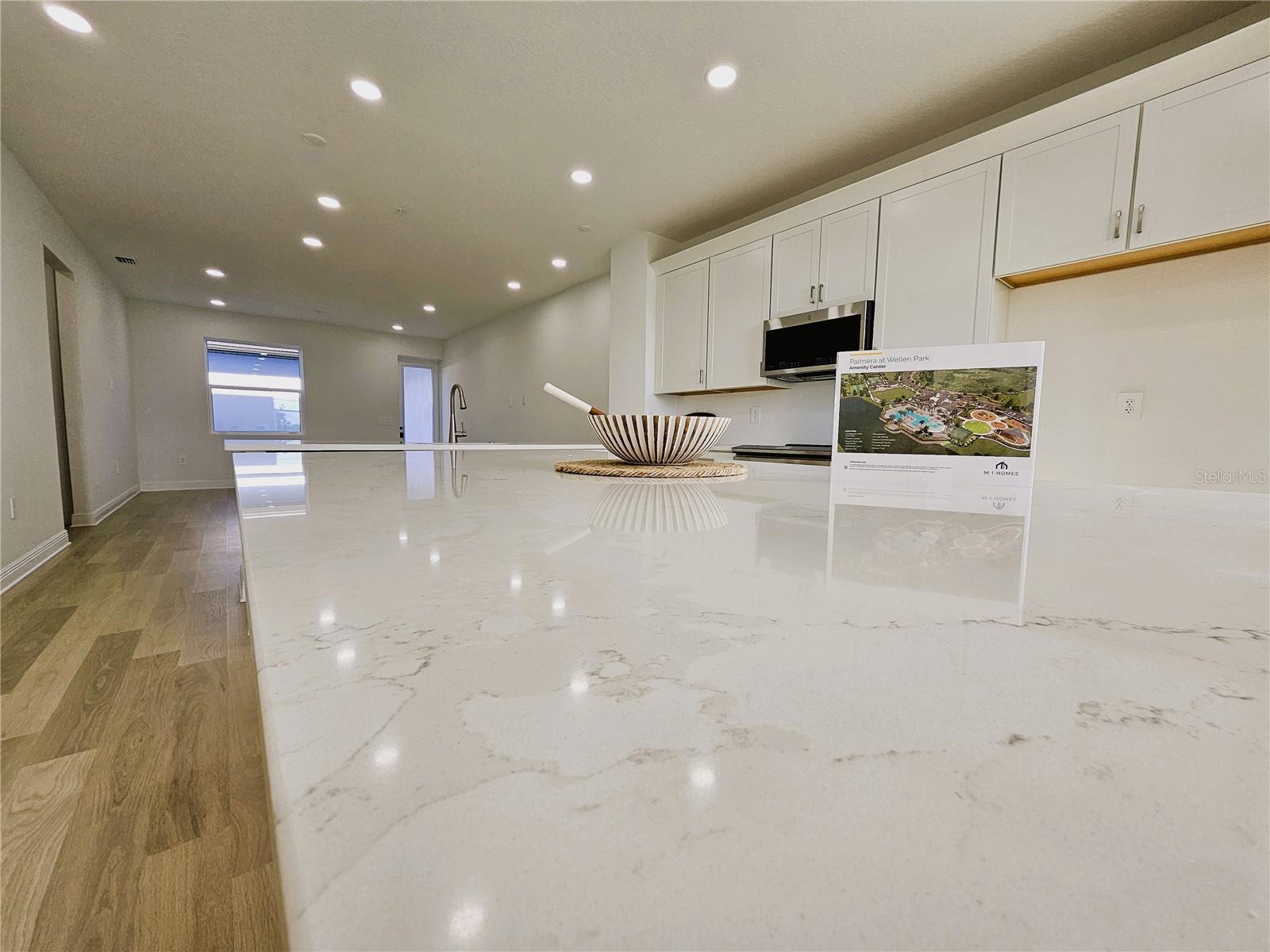 Image 4 of 40 For 17712 Broadleaf Loop