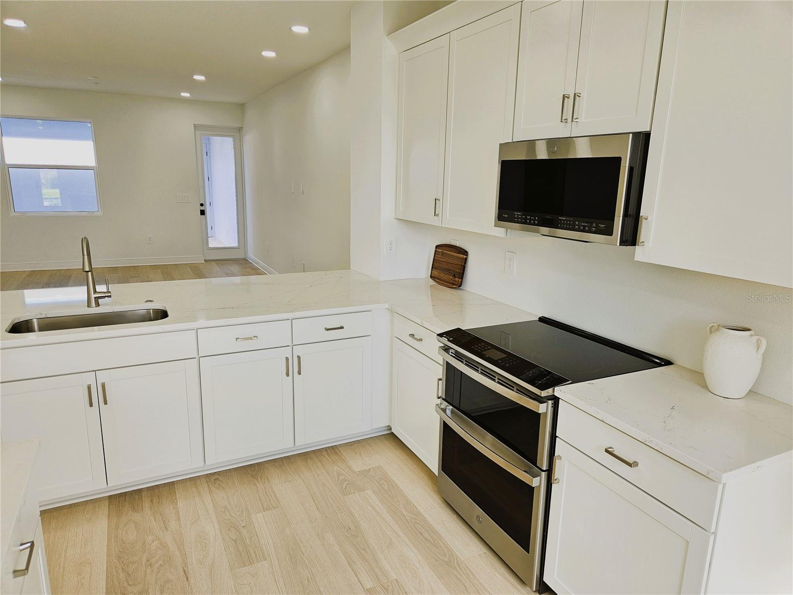 Image 5 of 40 For 17712 Broadleaf Loop