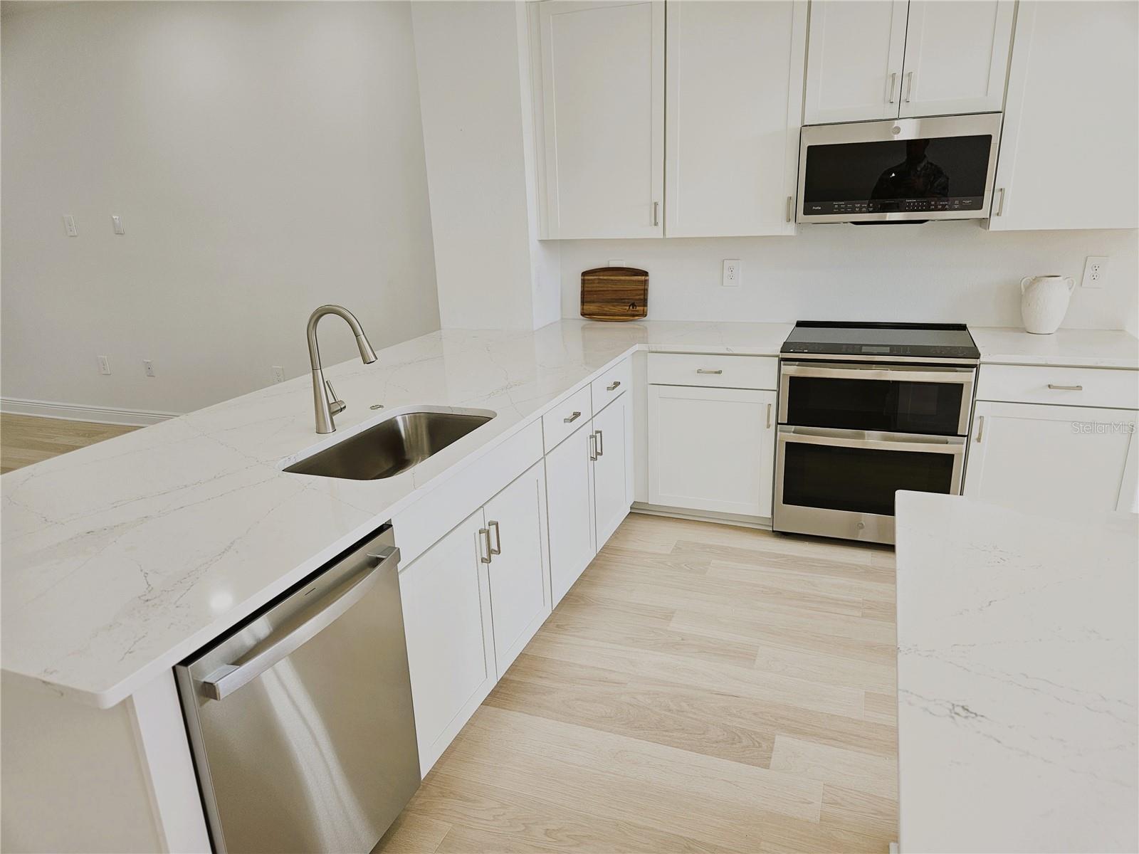 Image 6 of 40 For 17712 Broadleaf Loop