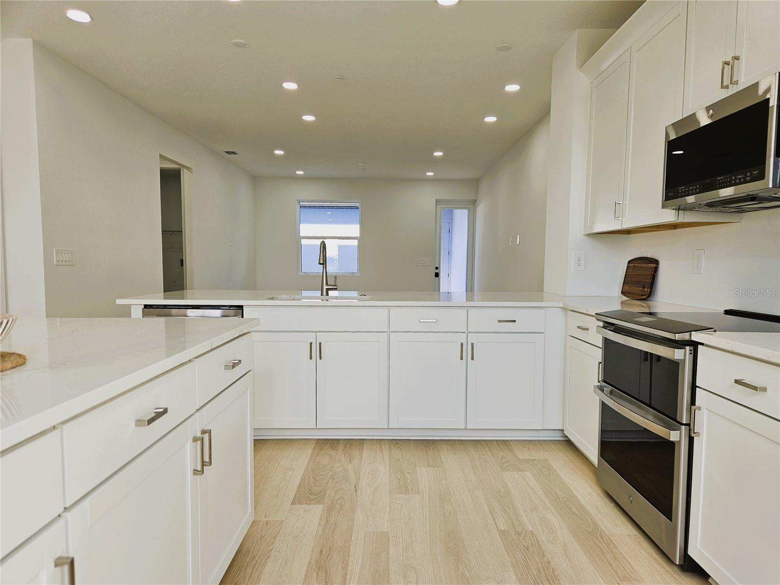 Image 9 of 40 For 17712 Broadleaf Loop