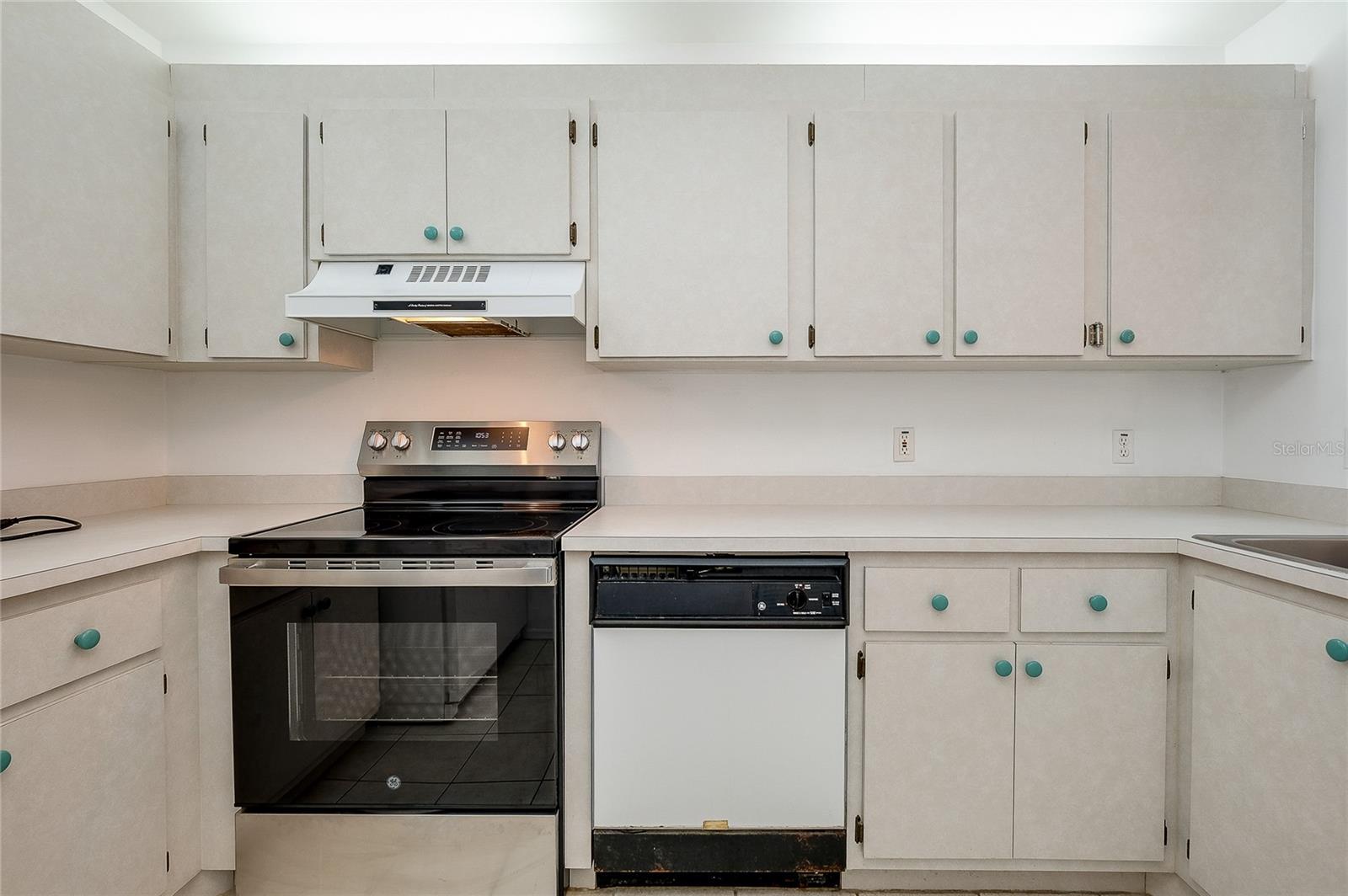 Image 10 of 45 For 3300 Loveland Boulevard 101