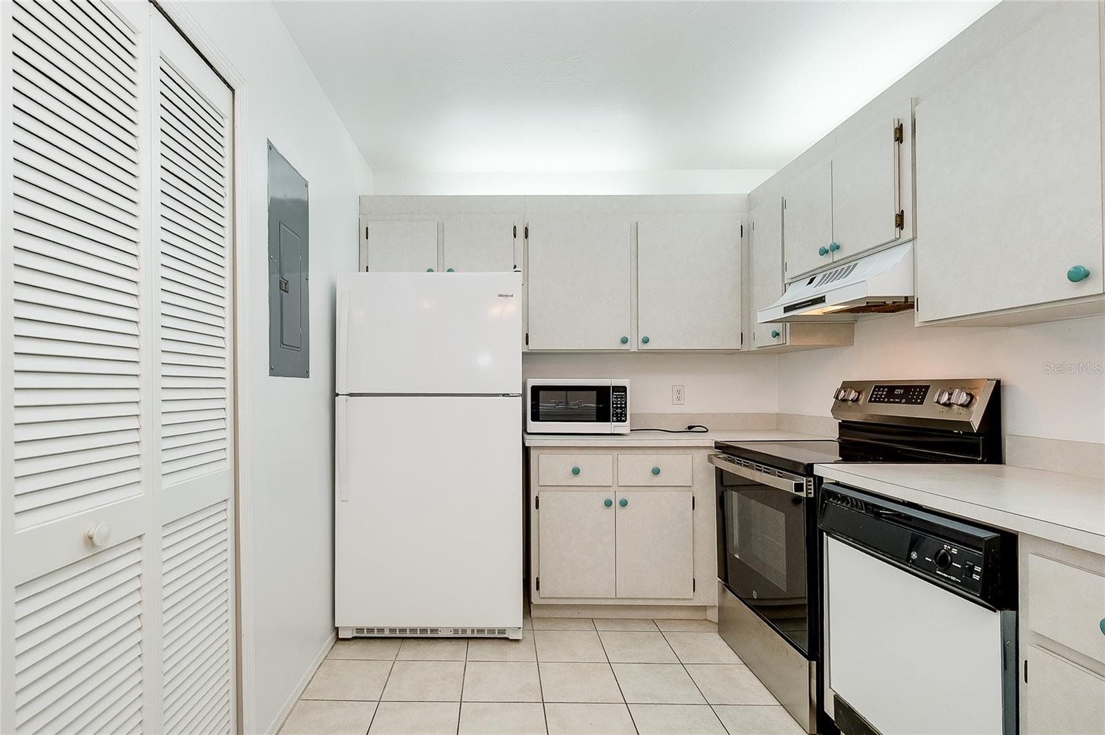 Image 11 of 45 For 3300 Loveland Boulevard 101