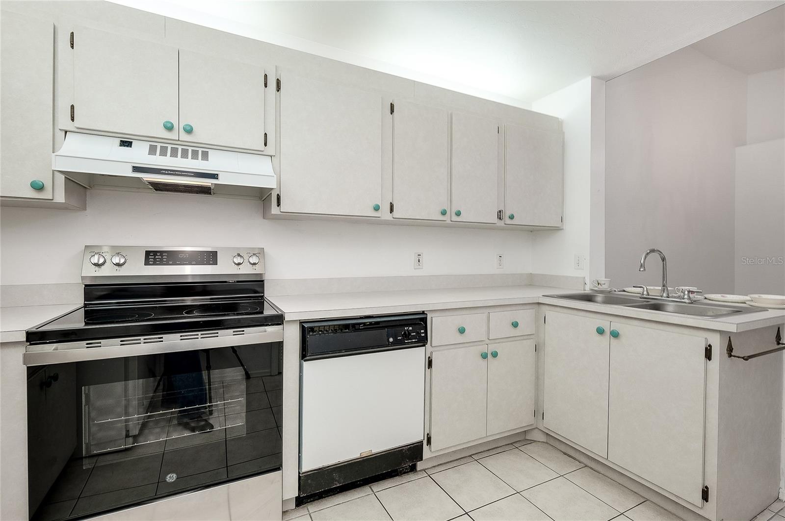 Image 13 of 45 For 3300 Loveland Boulevard 101