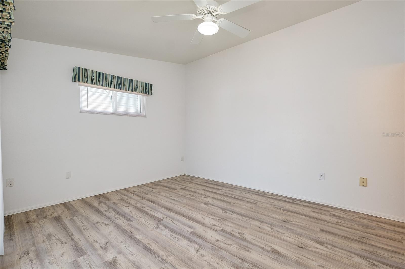 Image 15 of 45 For 3300 Loveland Boulevard 101