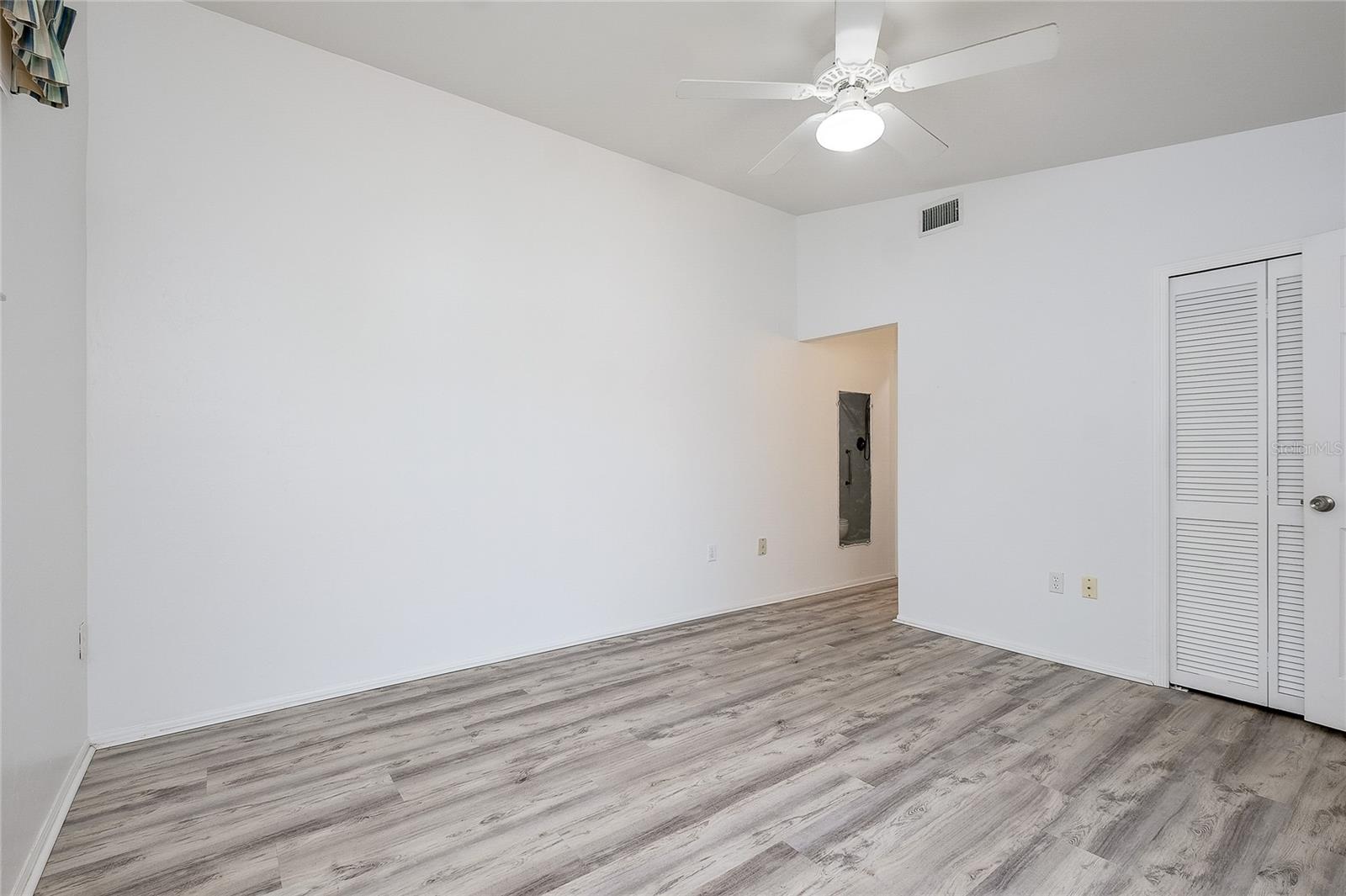 Image 16 of 45 For 3300 Loveland Boulevard 101