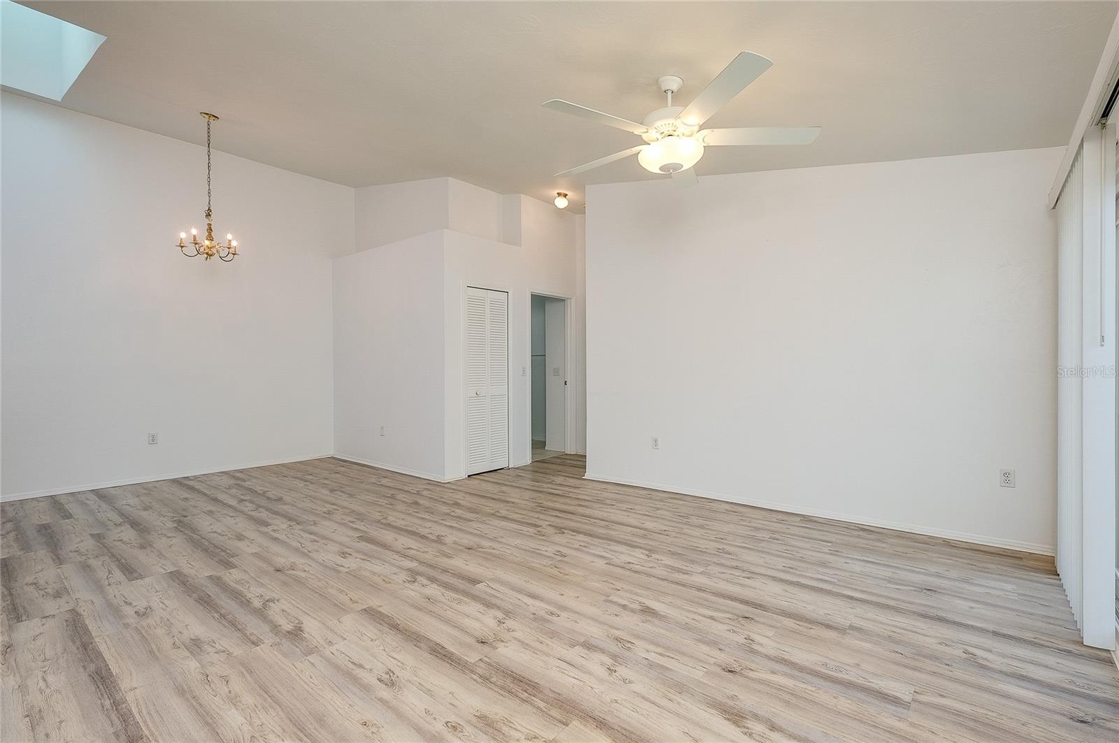 Image 3 of 45 For 3300 Loveland Boulevard 101