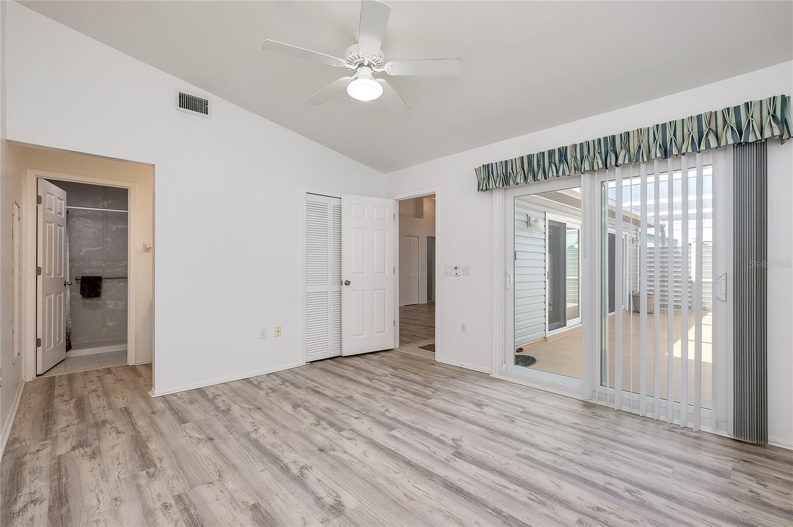 Image 7 of 45 For 3300 Loveland Boulevard 101