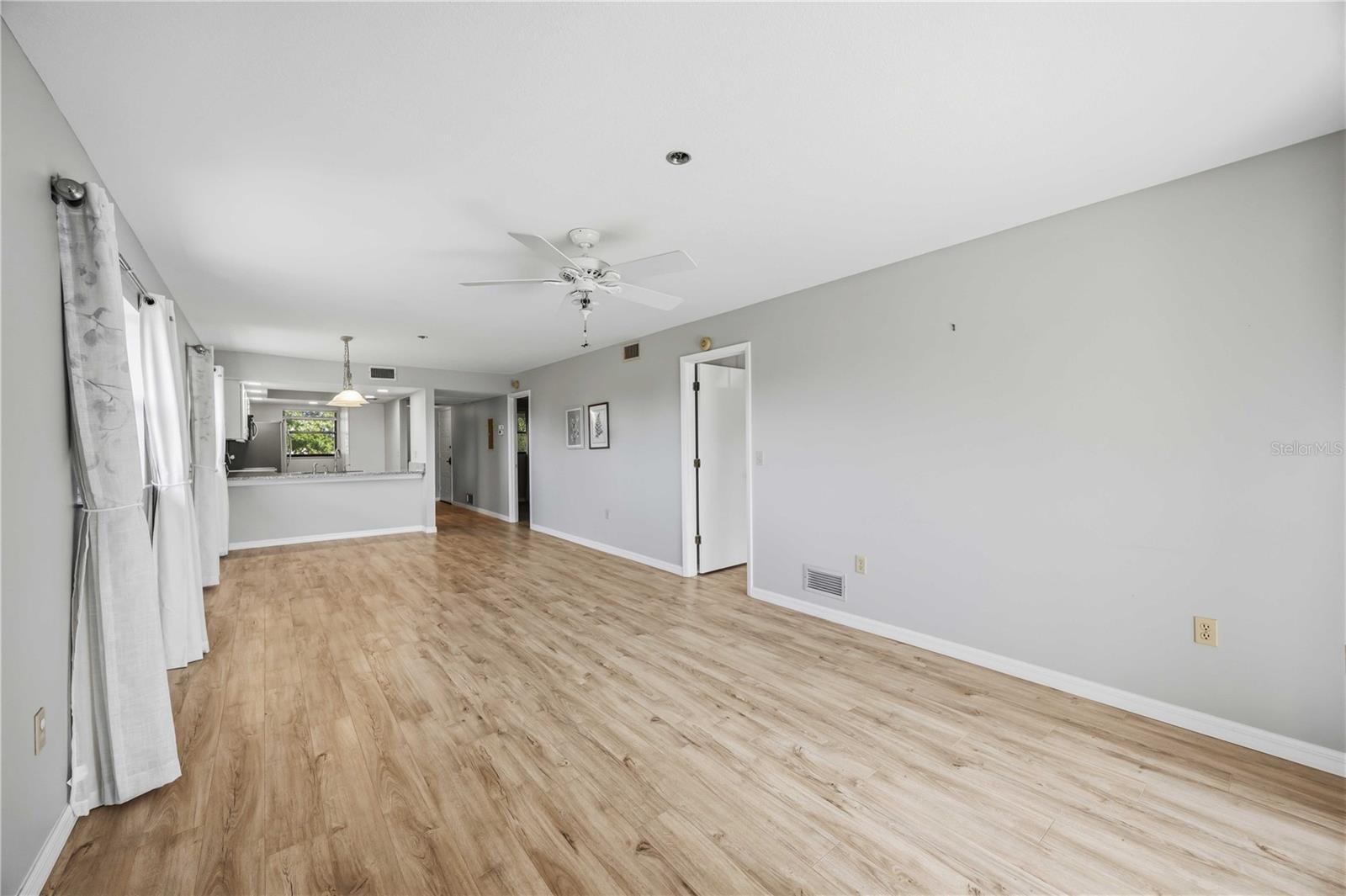 Image 16 of 36 For 104 Capri Isles Boulevard 301