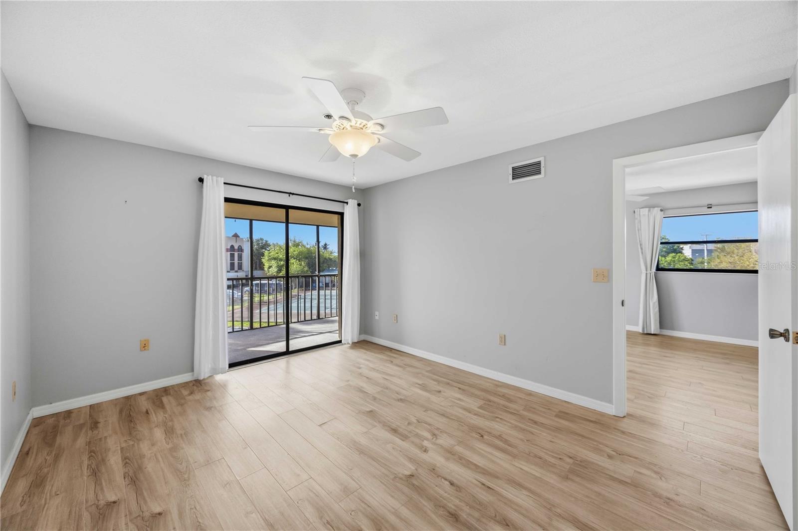 Image 22 of 36 For 104 Capri Isles Boulevard 301