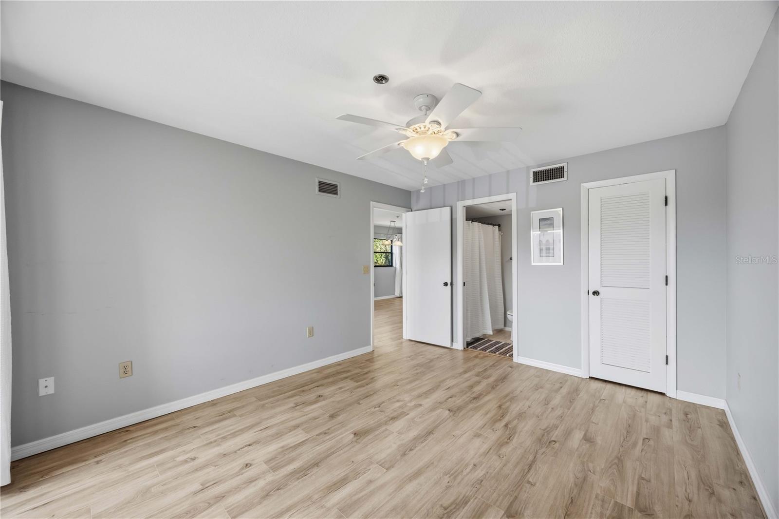 Image 24 of 36 For 104 Capri Isles Boulevard 301