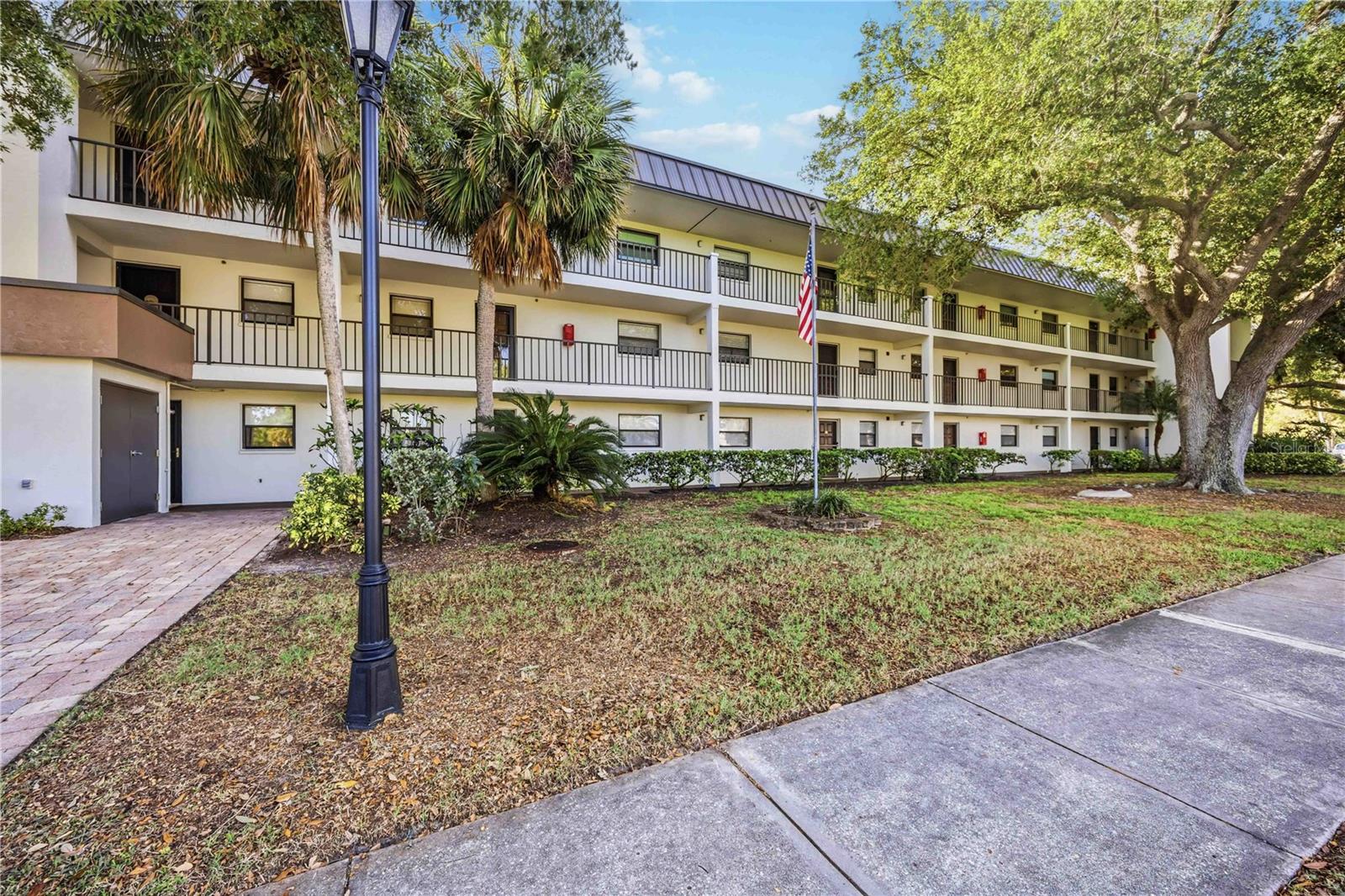 Image 32 of 36 For 104 Capri Isles Boulevard 301