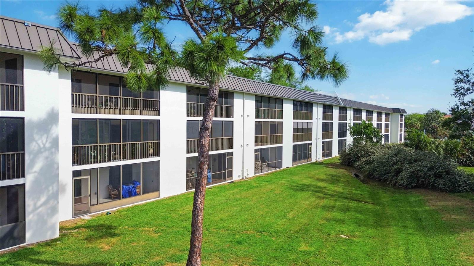 Image 33 of 36 For 104 Capri Isles Boulevard 301