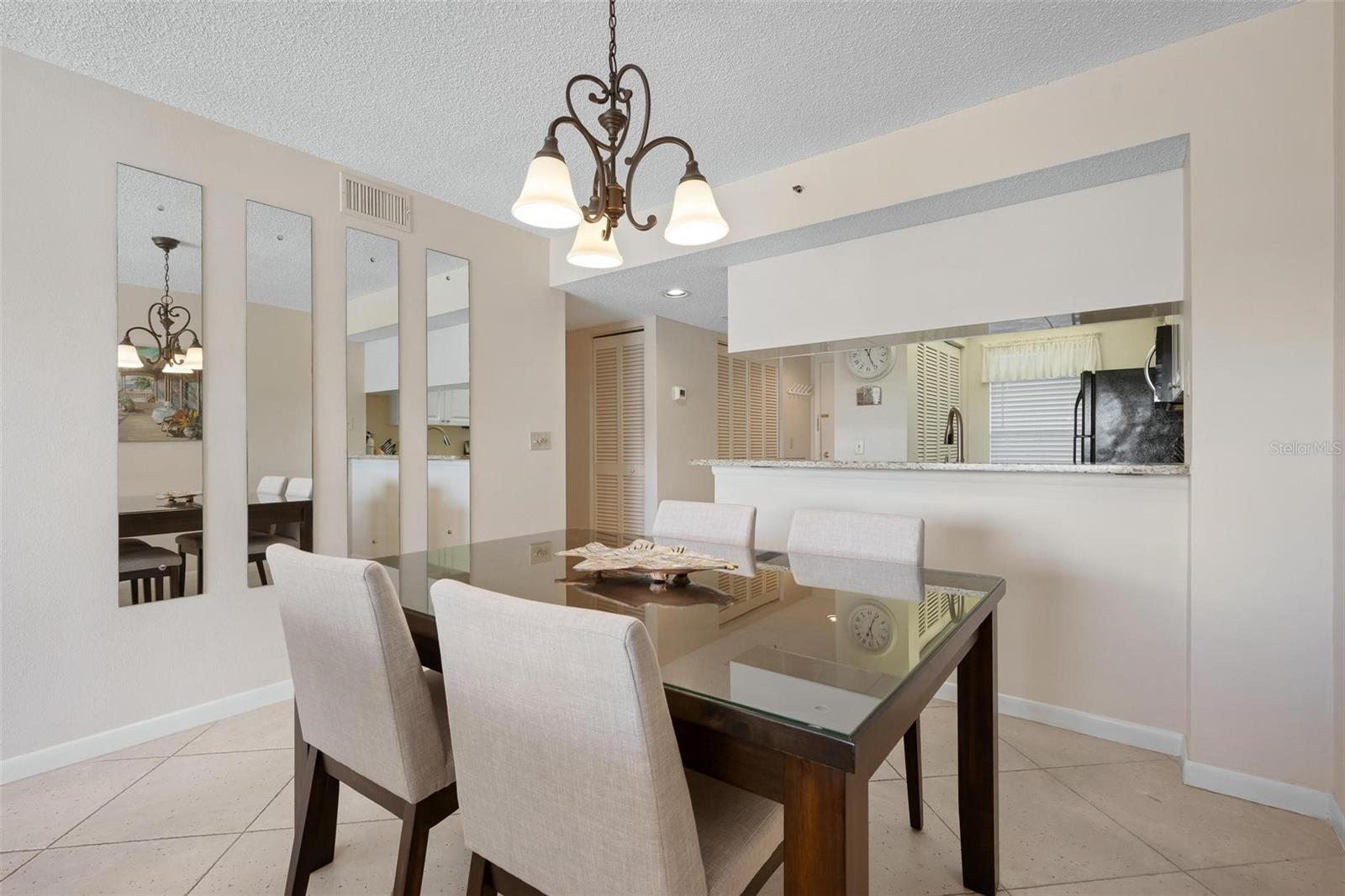 Image 13 of 54 For 918 Wexford Boulevard 918