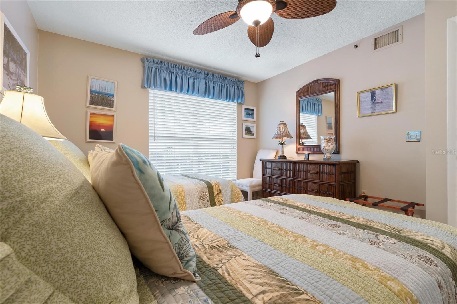 Image 21 of 54 For 918 Wexford Boulevard 918