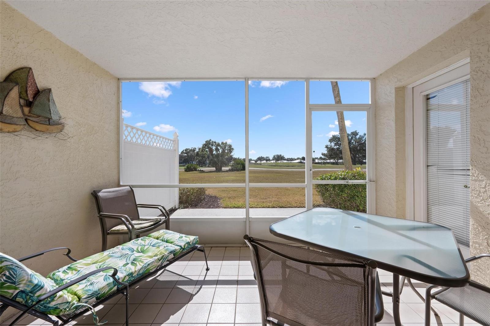 Image 25 of 54 For 918 Wexford Boulevard 918