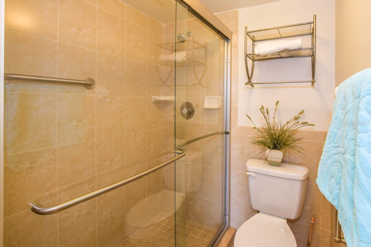 Image 16 of 37 For 408 Cerromar Circle S 236