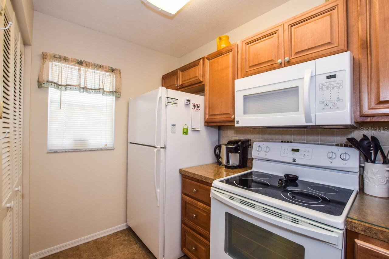 Image 4 of 37 For 408 Cerromar Circle S 236