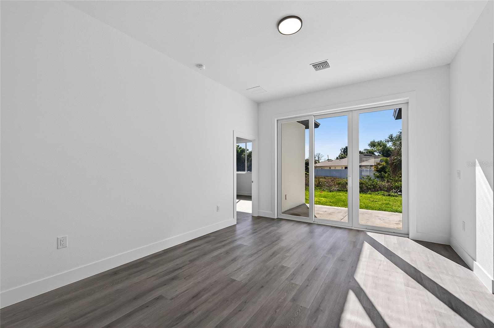 Image 25 of 55 For 511 Sweetwater Drive