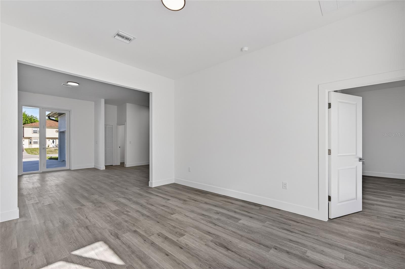 Image 28 of 55 For 511 Sweetwater Drive