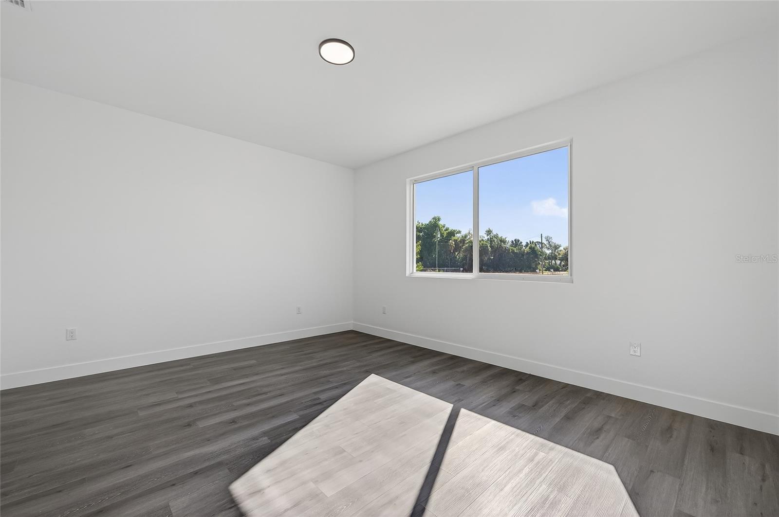 Image 29 of 55 For 511 Sweetwater Drive