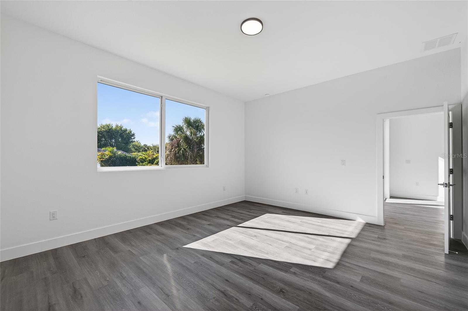 Image 30 of 55 For 511 Sweetwater Drive